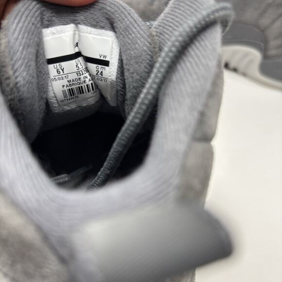 Air Jordan 12 Retro Size 6Y Kids GS Wolf Grey Shoe Trainer 153265-005 - Picture 6 of 7